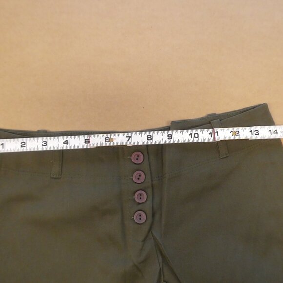 Venus olive shorts size: M - Picture 2 of 8